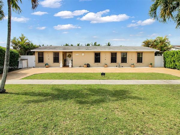 19100 SW 125th Ave, Miami, FL 33177