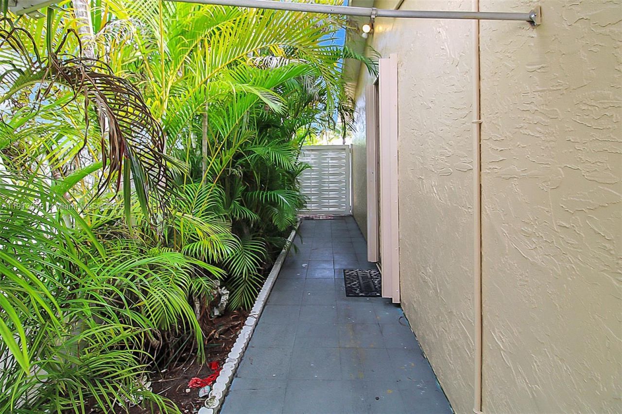 19100 SW 125th Ave, Miami, FL 33177 Photo