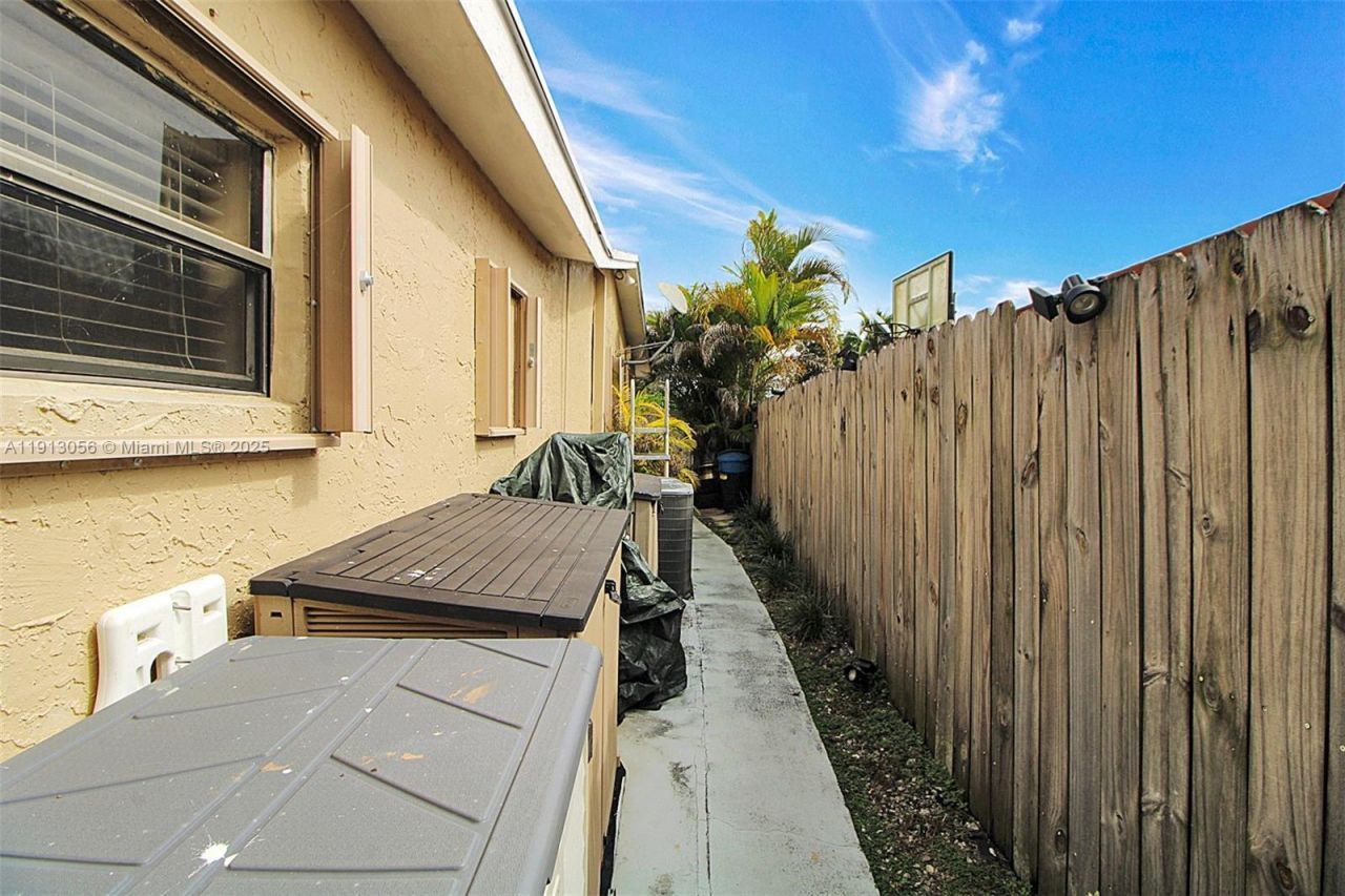 19100 SW 125th Ave, Miami, FL 33177 Photo