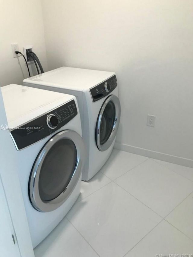 851 NE 1st Ave, Unit 903, Miami, FL 33132 Photo