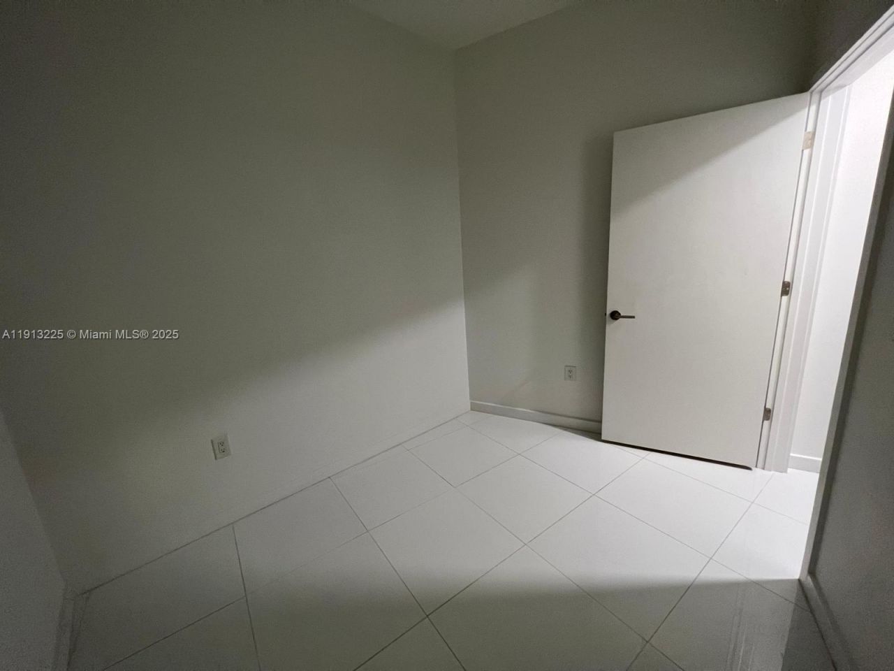 851 NE 1st Ave, Unit 903, Miami, FL 33132 Photo