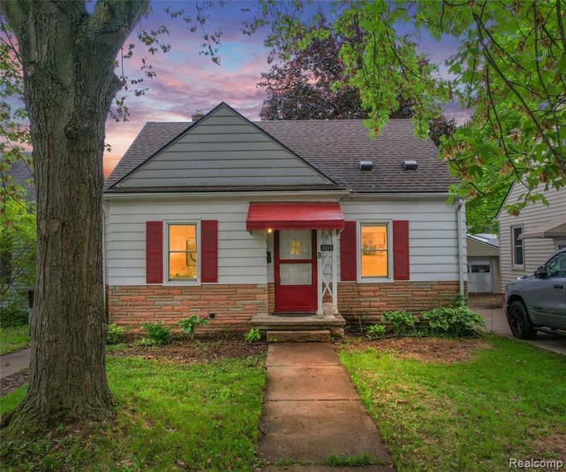 2017 Harding Avenue, Ypsilanti, MI 48197 Main Photo