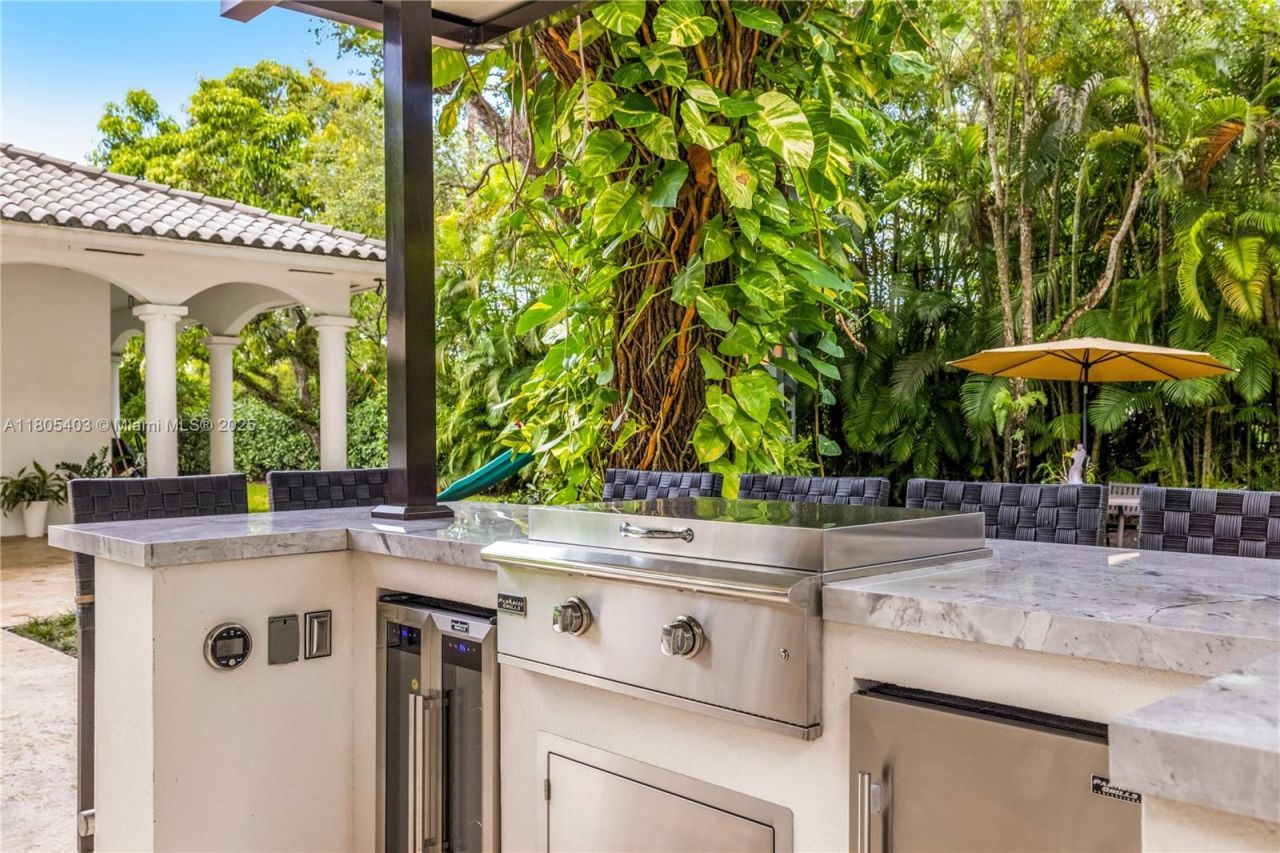 8941 SW 65th Ct, Pinecrest, FL 33156 Photo