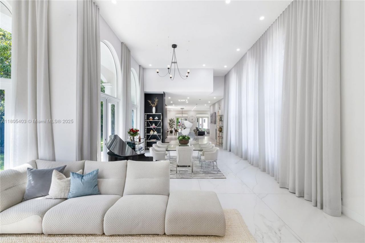 8941 SW 65th Ct, Pinecrest, FL 33156 Photo