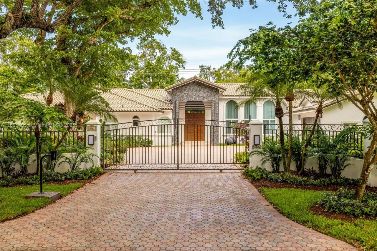 8941 SW 65th Ct, Pinecrest, FL 33156 Photo