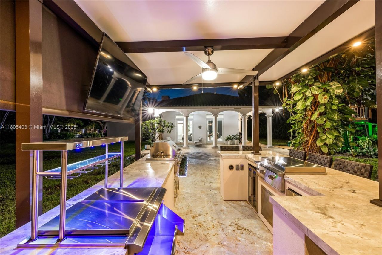 8941 SW 65th Ct, Pinecrest, FL 33156 Photo