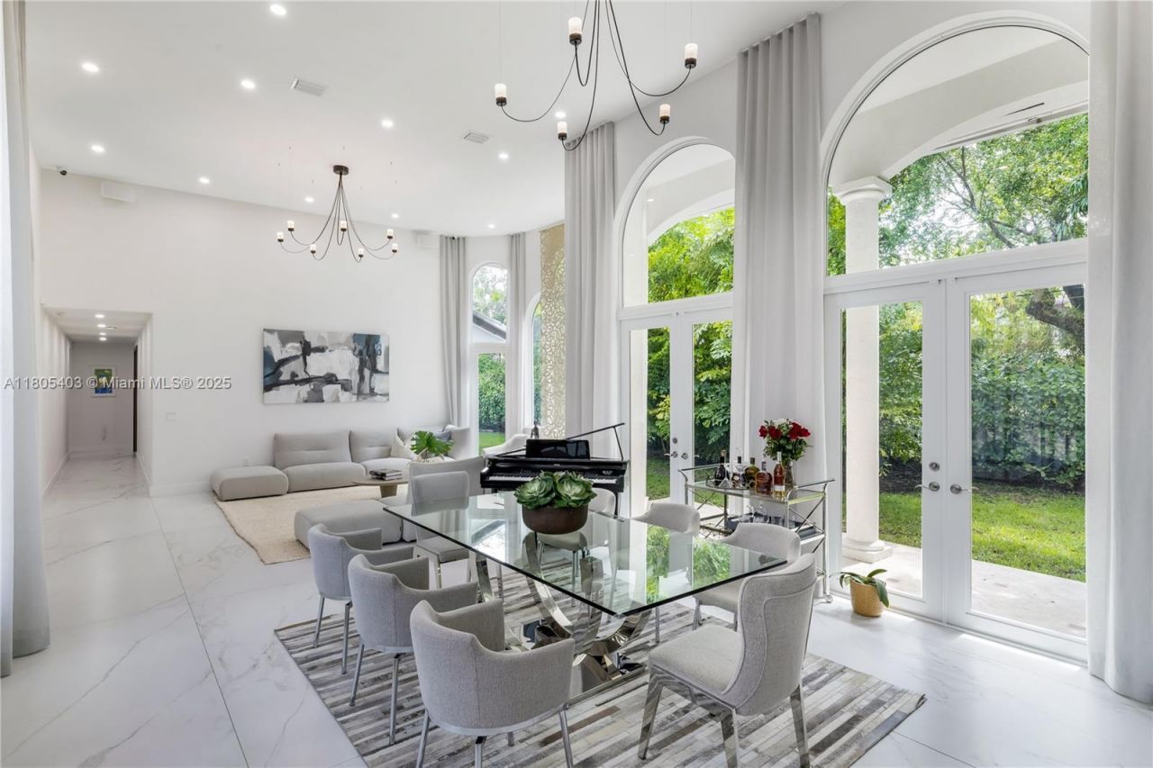 8941 SW 65th Ct, Pinecrest, FL 33156 Photo