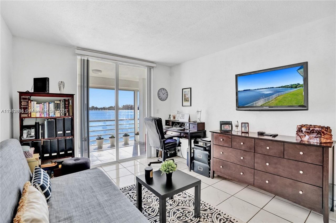 1000 NE 191st St, Unit 21, Miami, FL 33179 Photo