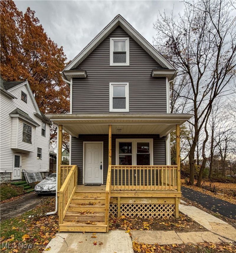 1049 Mercer Youngstown, OH 44502