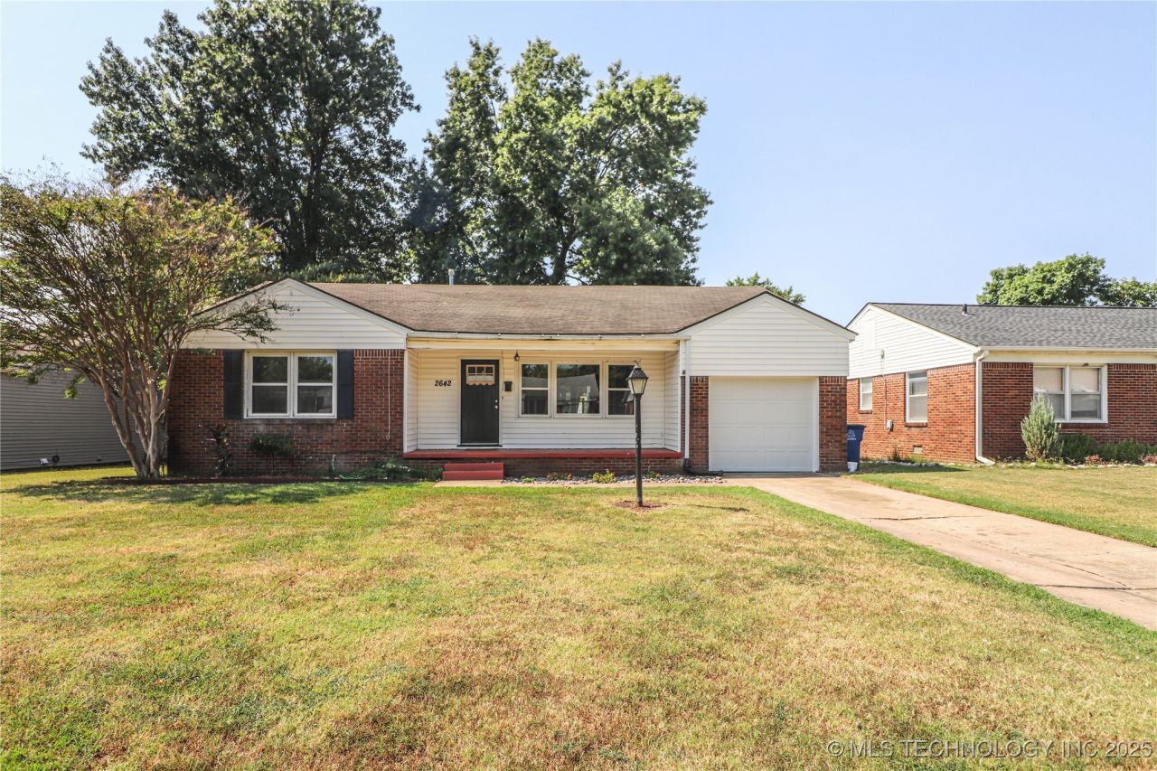 2642 S Oswego Place, Tulsa, OK 74114 Main Photo