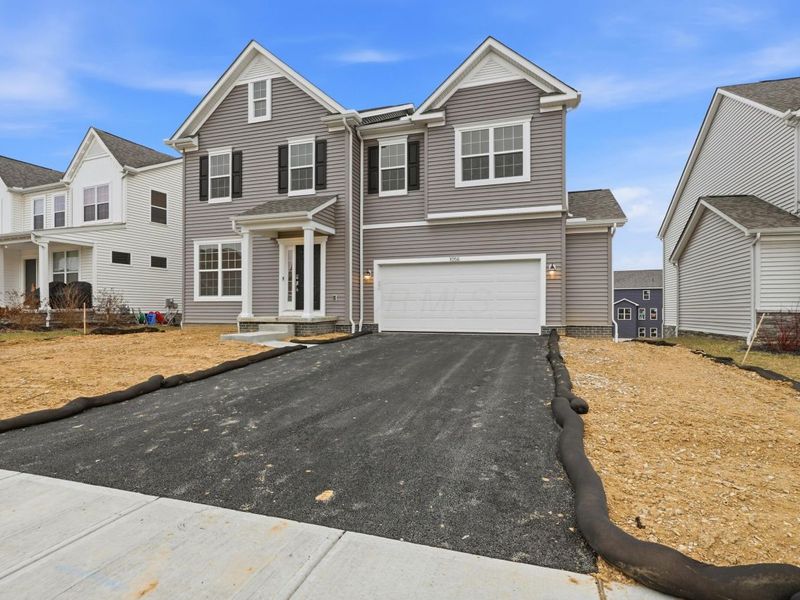 1056 Quarry Oak Drive, Grove City, OH 43123 Photo 2