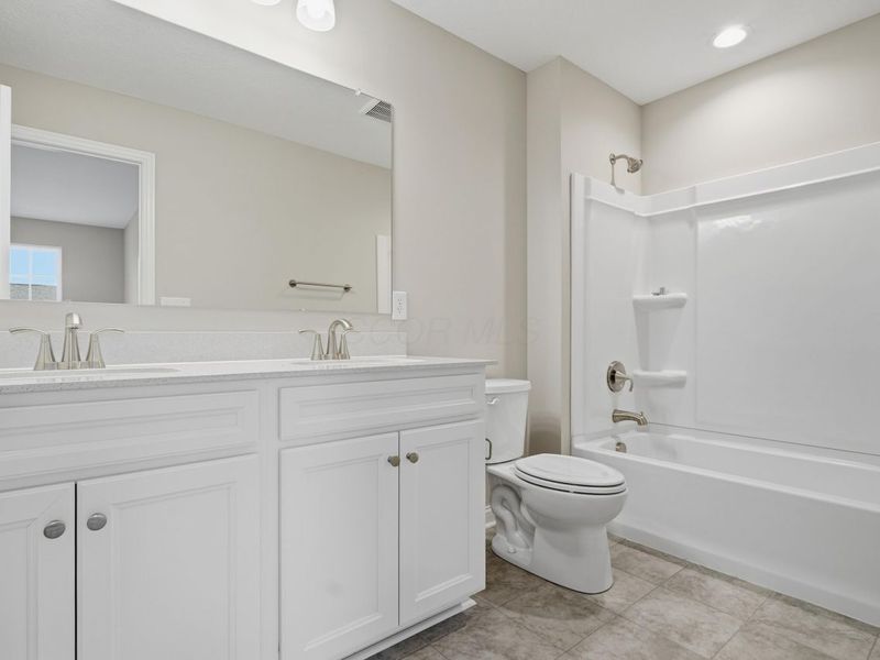 1056 Quarry Oak Drive, Grove City, OH 43123 Photo 25