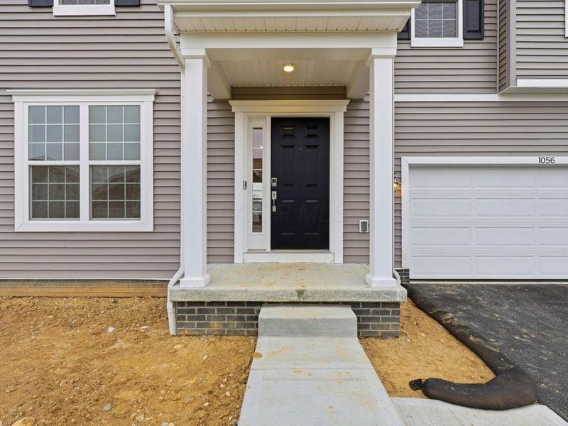 1056 Quarry Oak Drive, Grove City, OH 43123 Photo 3