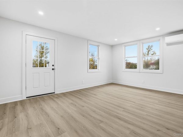 36 Dunwoodie Street, Unit 2, Yonkers, NY 10704