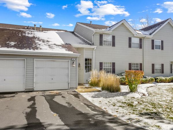 86 Gant Circle, Unit F, Streamwood, IL 60107