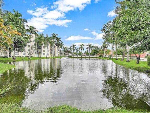 6195 Rock Island Road, Unit 209, Tamarac, FL 33319