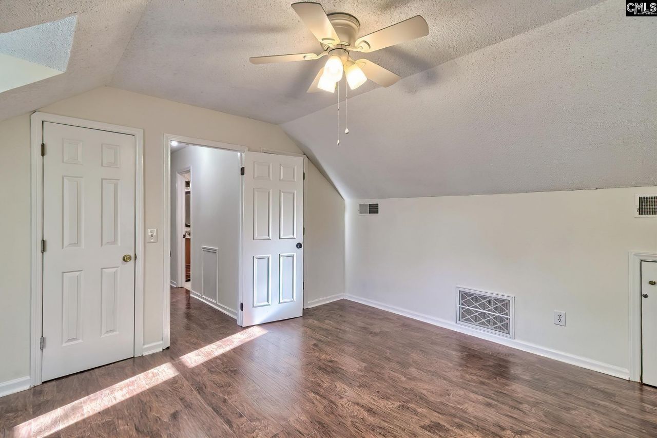 140 Old Pond Lane Photo 13