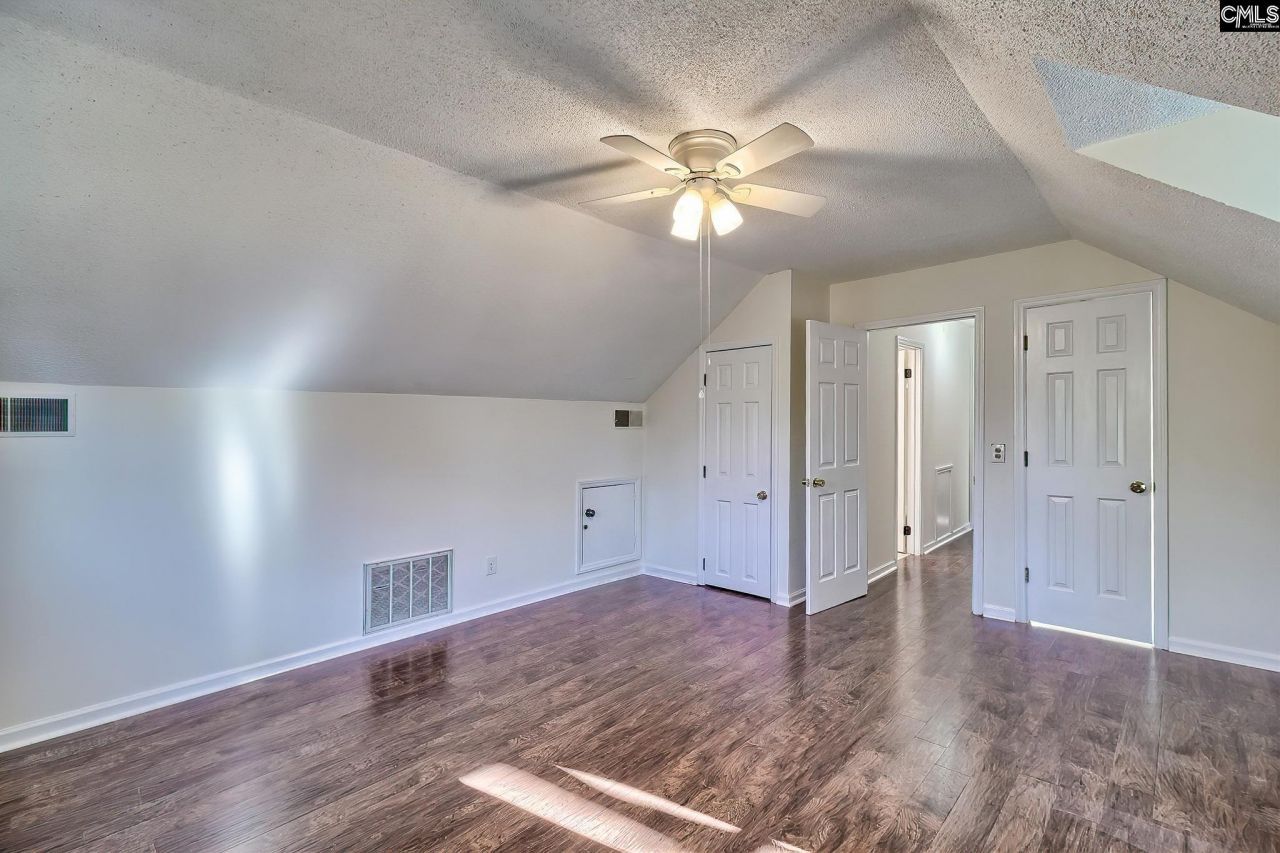 140 Old Pond Lane Photo 16