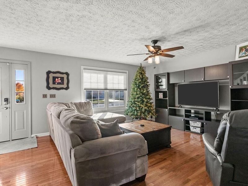 3754 Lake Cumberland Way, Grove City, OH 43123 Photo 2