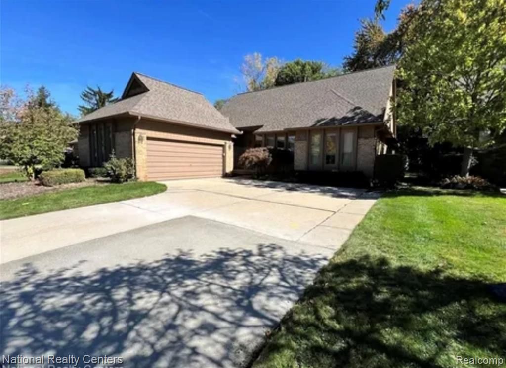 28760 Hidden Trail, Farmington Hills, MI 48331 Main Photo