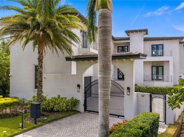 82 MARTINIQUE AVENUE, TAMPA, FL 33606