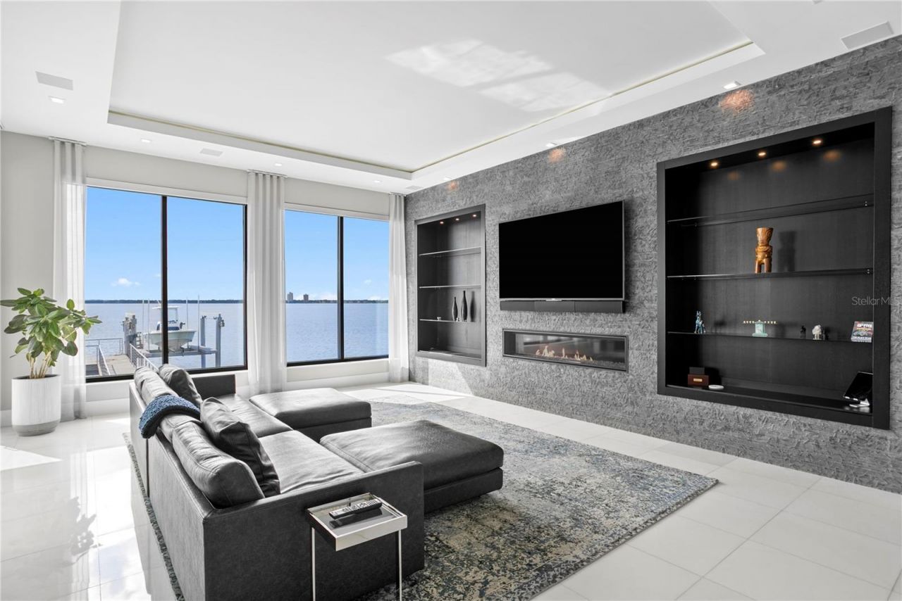 82 Martinique Avenue, Tampa, FL 33606 Photo