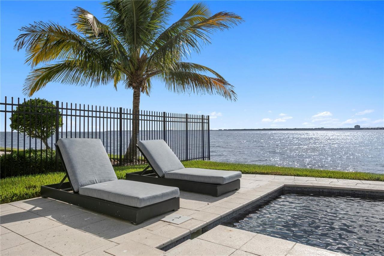 82 Martinique Avenue, Tampa, FL 33606 Photo