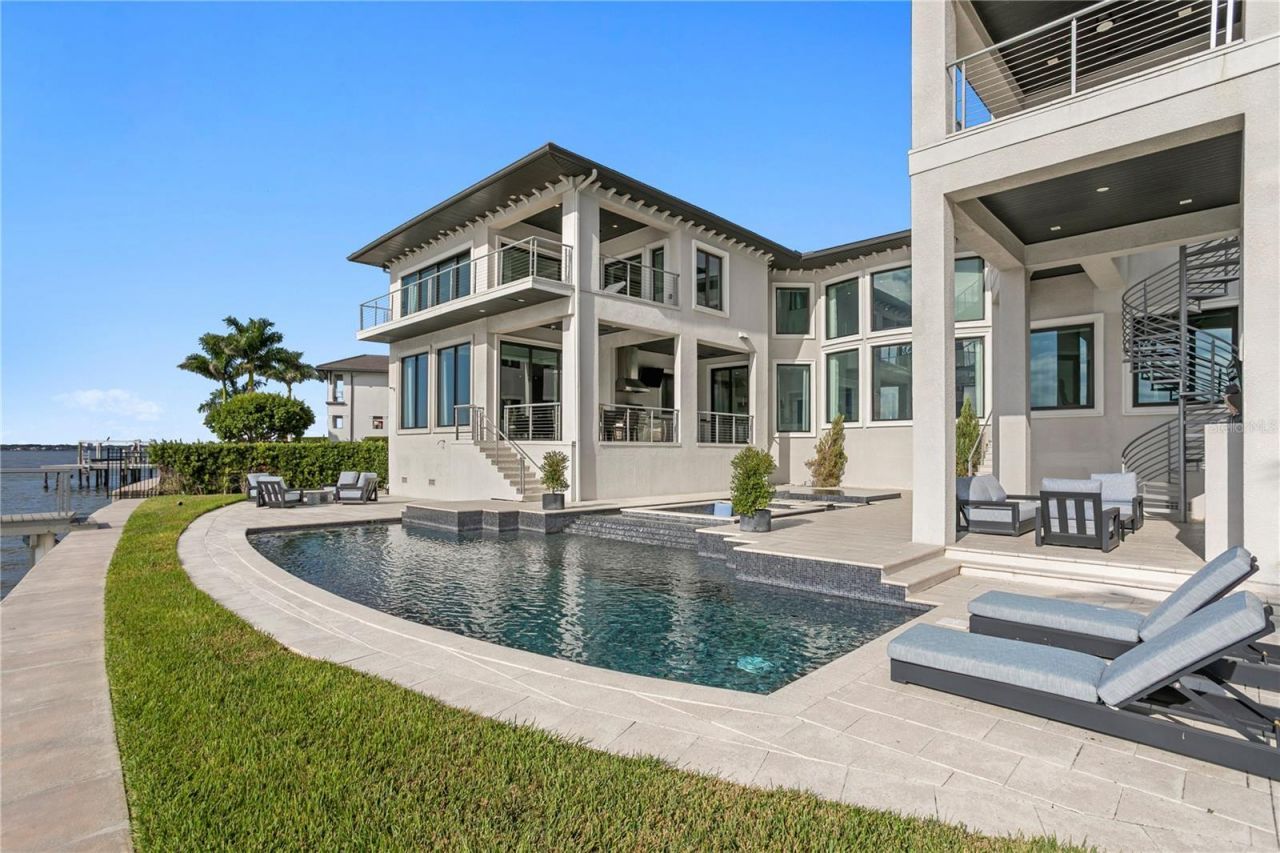 82 Martinique Avenue, Tampa, FL 33606 Photo