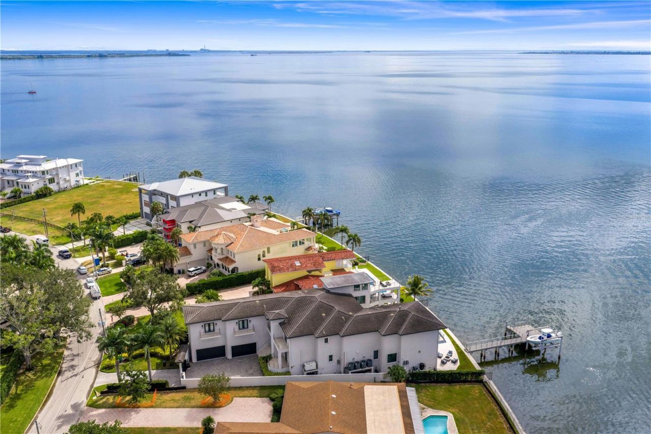 82 Martinique Avenue, Tampa, FL 33606 Photo