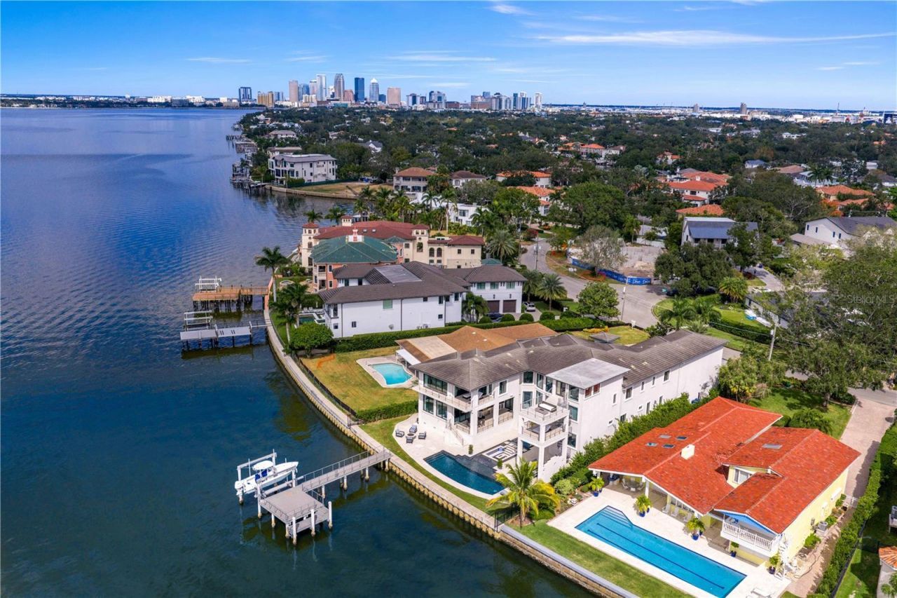 82 Martinique Avenue, Tampa, FL 33606 Photo