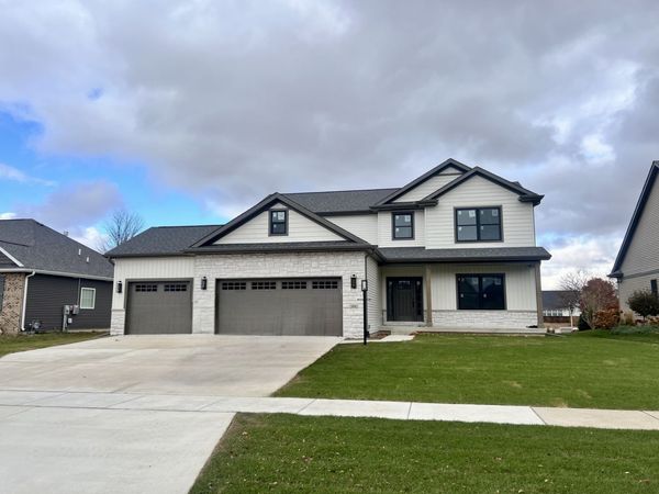 5006 Chestnut Grove Drive, Champaign, IL 61822