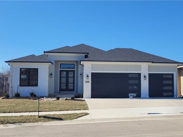 23939 W 113th Terrace, Olathe, KS 66061