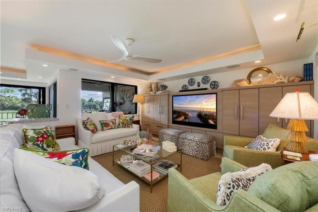 107 Clubhouse Ln, Unit 391, Naples, FL 34105 Main Photo