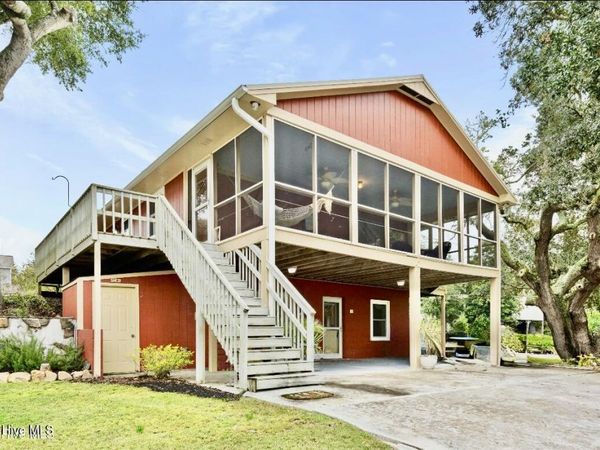 303 Live Oak Street, Emerald Isle, NC 28594