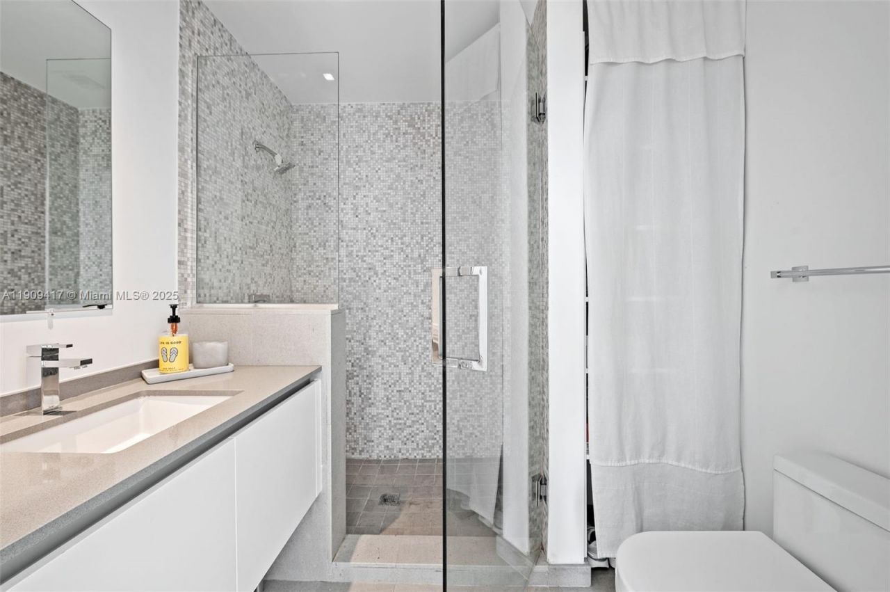 88 SW 7th St, Unit 3101, Miami, FL 33130 Photo