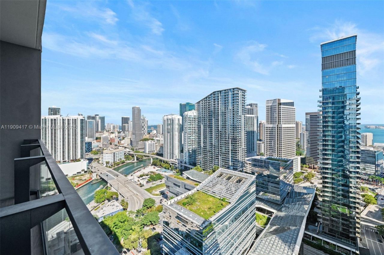 88 SW 7th St, Unit 3101, Miami, FL 33130 Photo