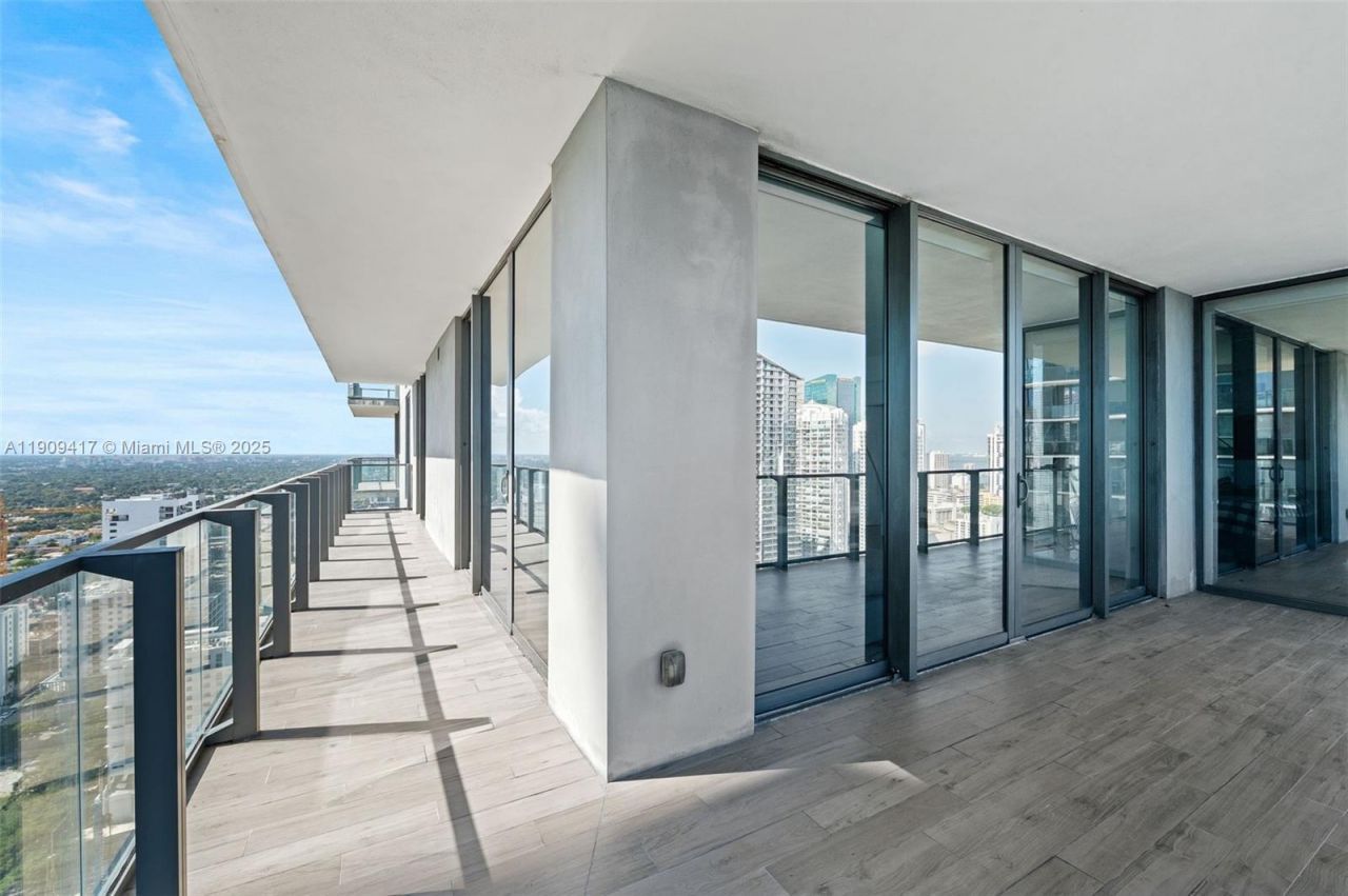 88 SW 7th St, Unit 3101, Miami, FL 33130 Photo