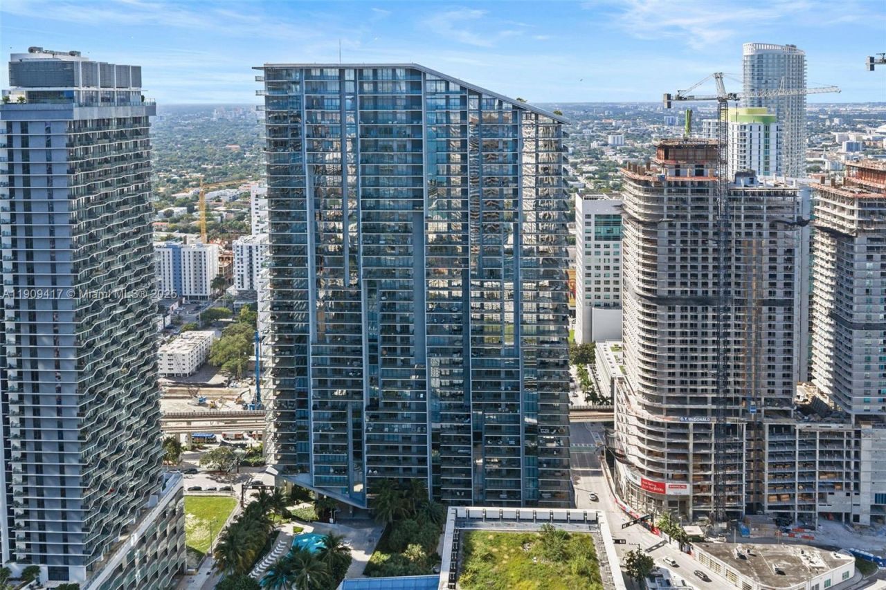 88 SW 7th St, Unit 3101, Miami, FL 33130 Photo