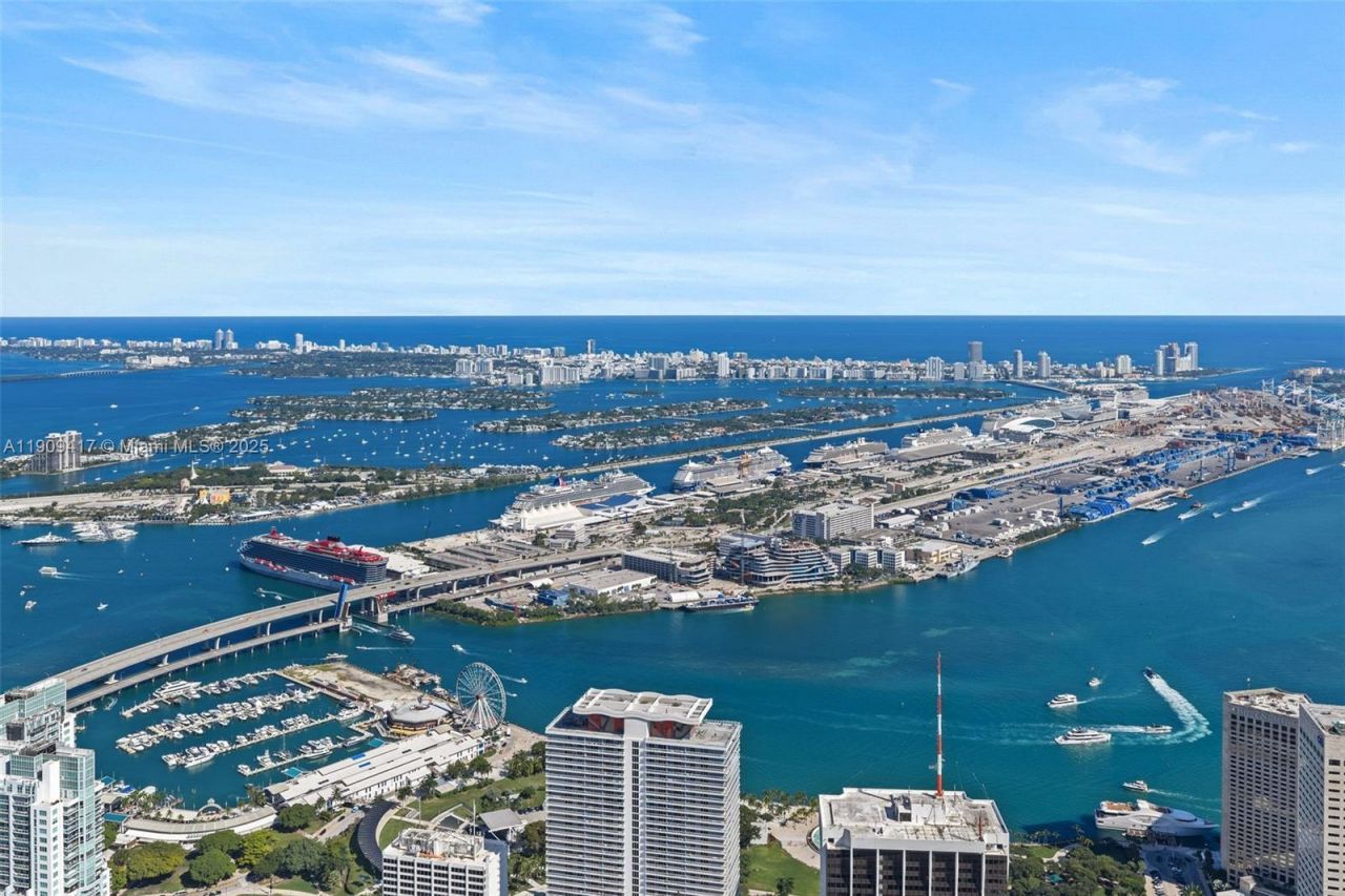 88 SW 7th St, Unit 3101, Miami, FL 33130 Photo