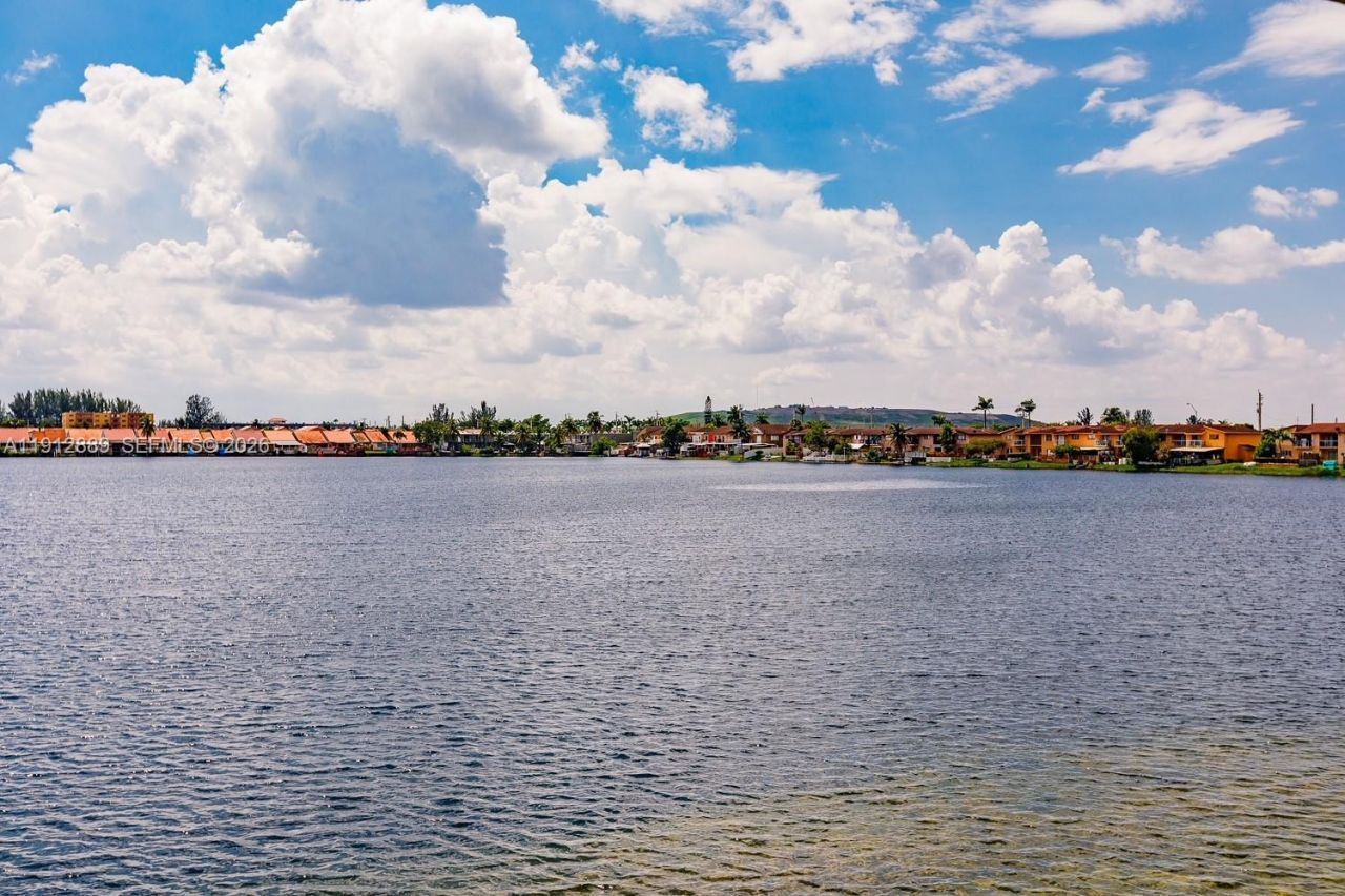 2670 W 60th St, Unit 90, Hialeah, FL 33016 Photo