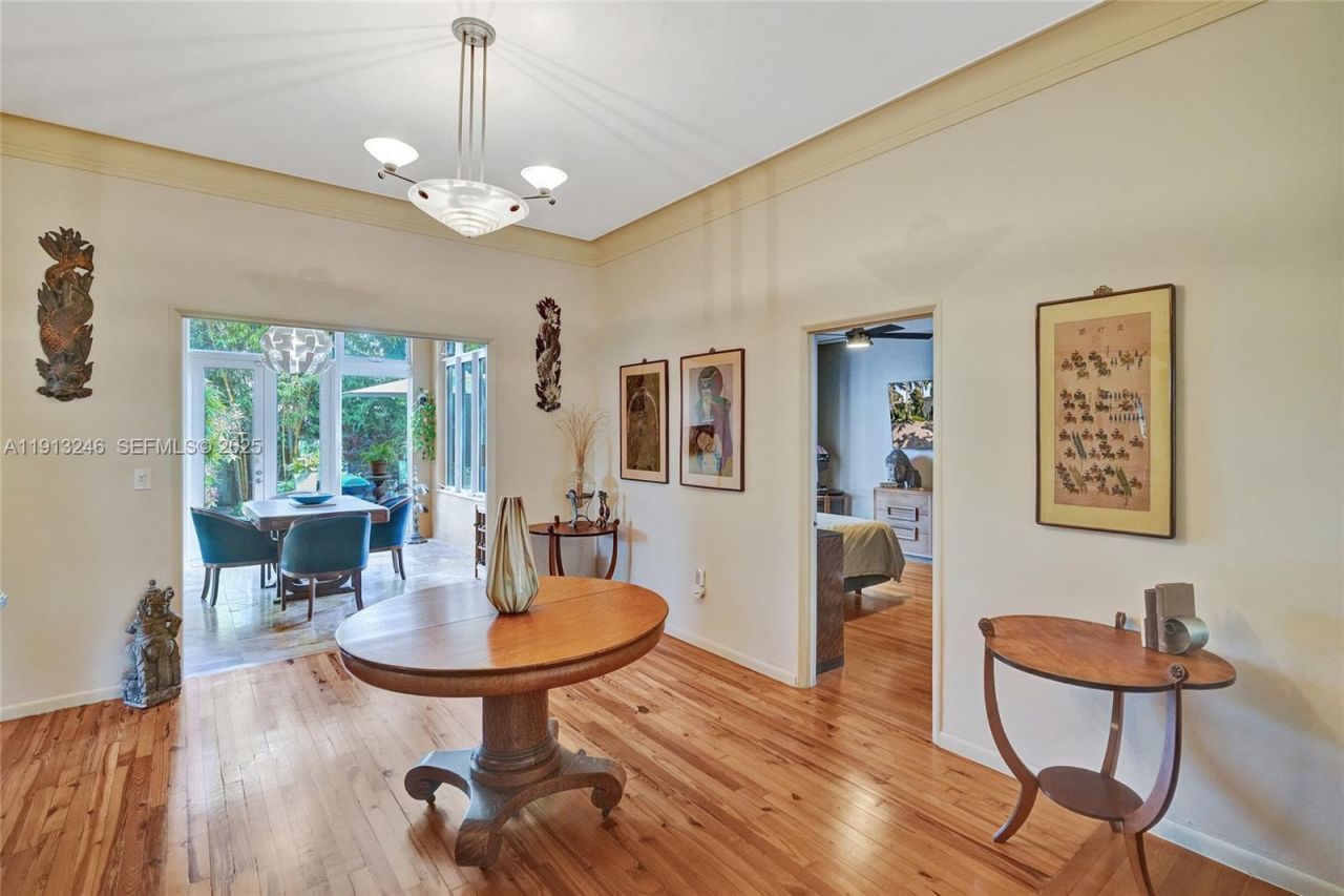 1335 Lenox Ave, Miami Beach, FL 33139 Photo