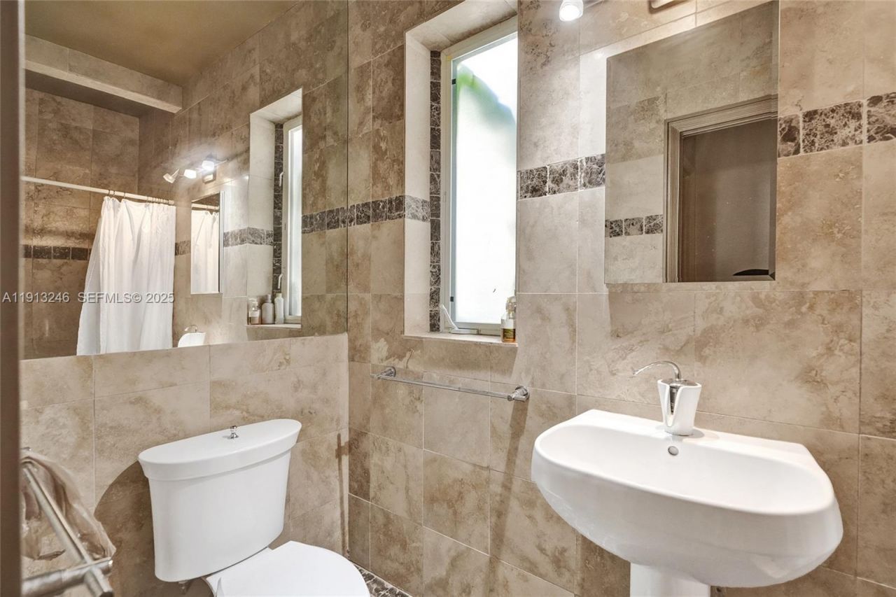 1335 Lenox Ave, Miami Beach, FL 33139 Photo