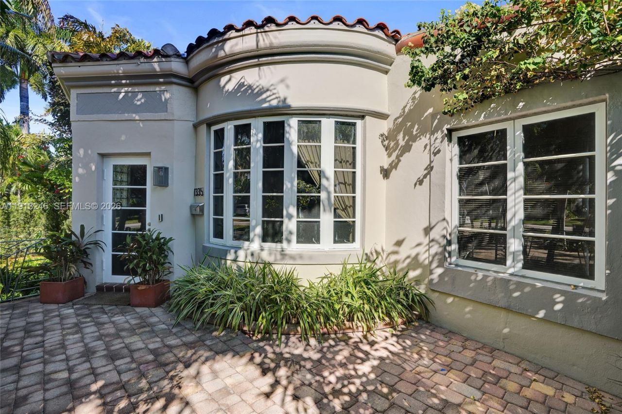1335 Lenox Ave, Miami Beach, FL 33139 Photo