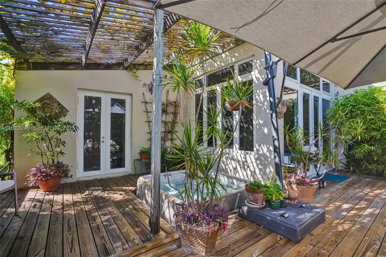 1335 Lenox Ave, Miami Beach, FL 33139 Photo