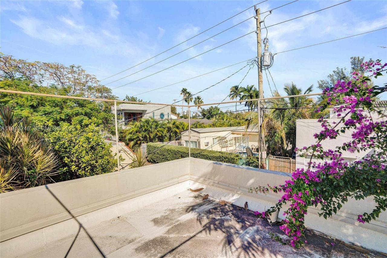 1335 Lenox Ave, Miami Beach, FL 33139 Photo