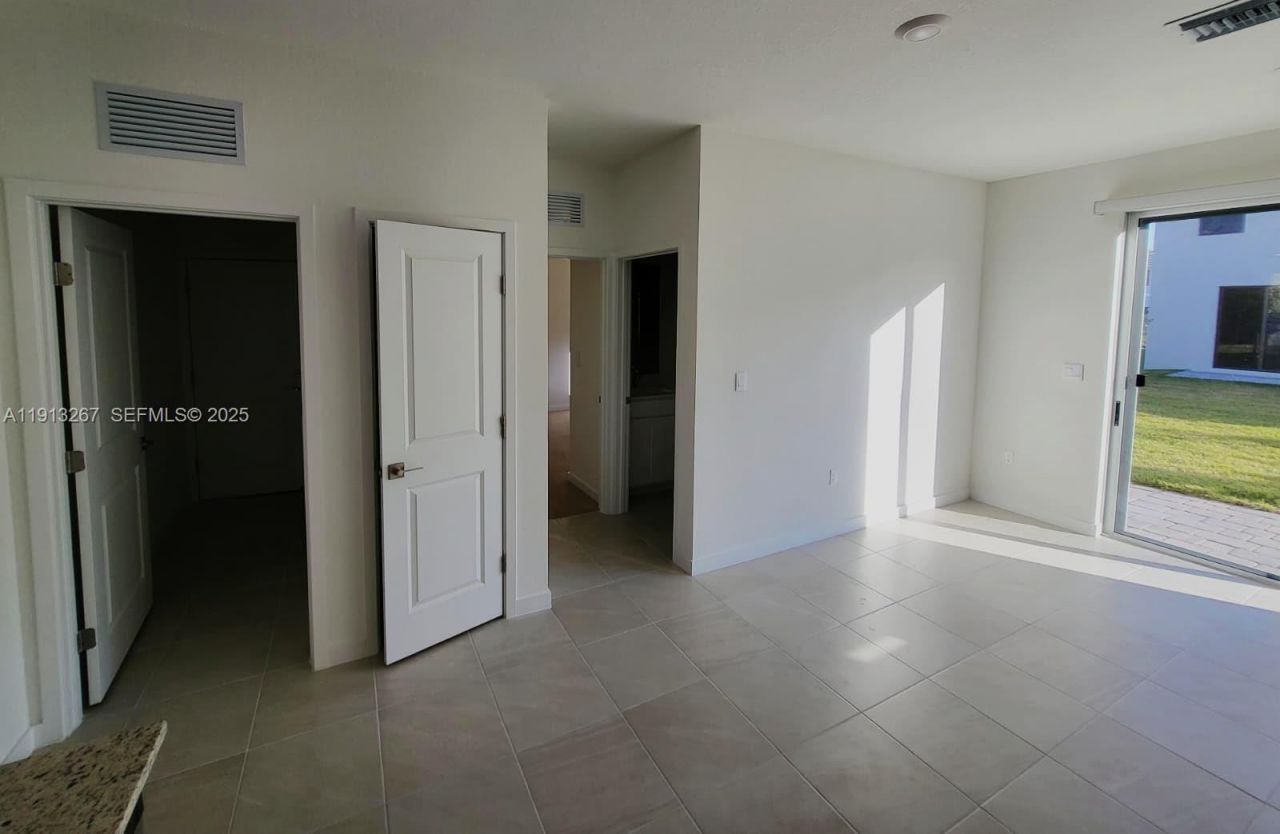 1683 SE 7th Ln, Unit 1683, Homestead, FL 33033 Photo