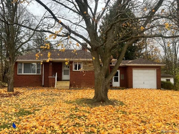 2446 Lanning Drive, Burton, MI 48509