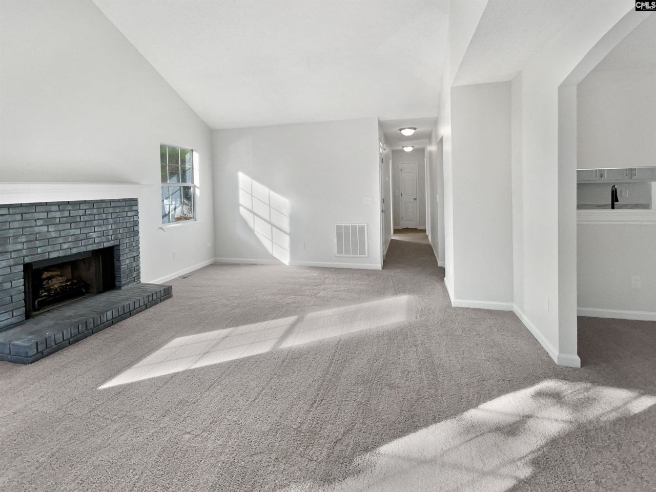 221 Salusbury Lane Photo 4