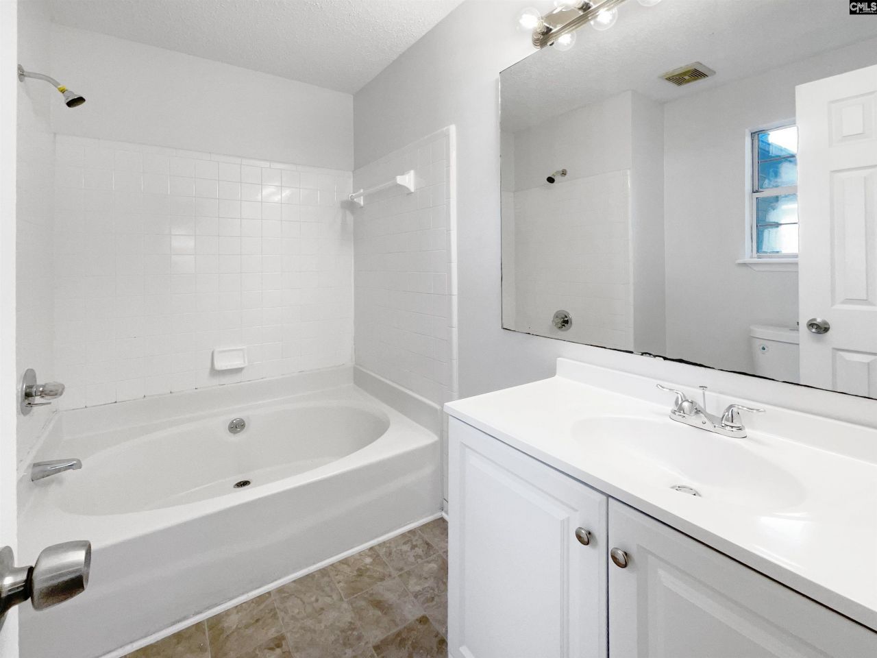 221 Salusbury Lane Photo 5