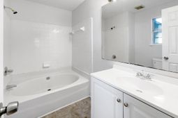 221 Salusbury Lane photo 4